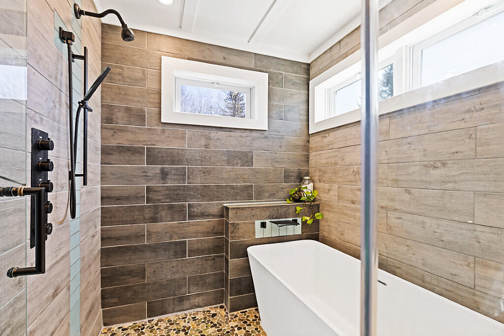 30 Lake View Drive New Sharon, ME 04955 - Photo 29 of 90 69_BP5A6928_DxO_mls