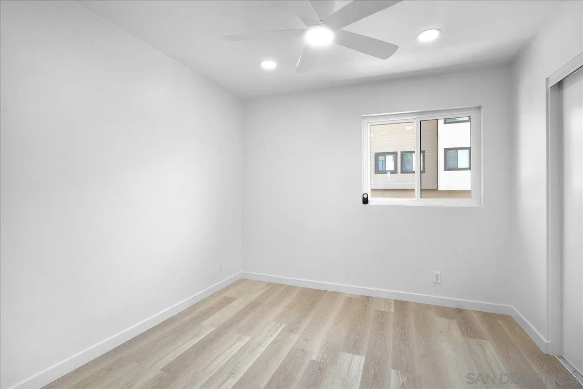 955 Postal Way, Unit 29 Vista, CA 92083 - Photo 17 of 32 an empty room with a window