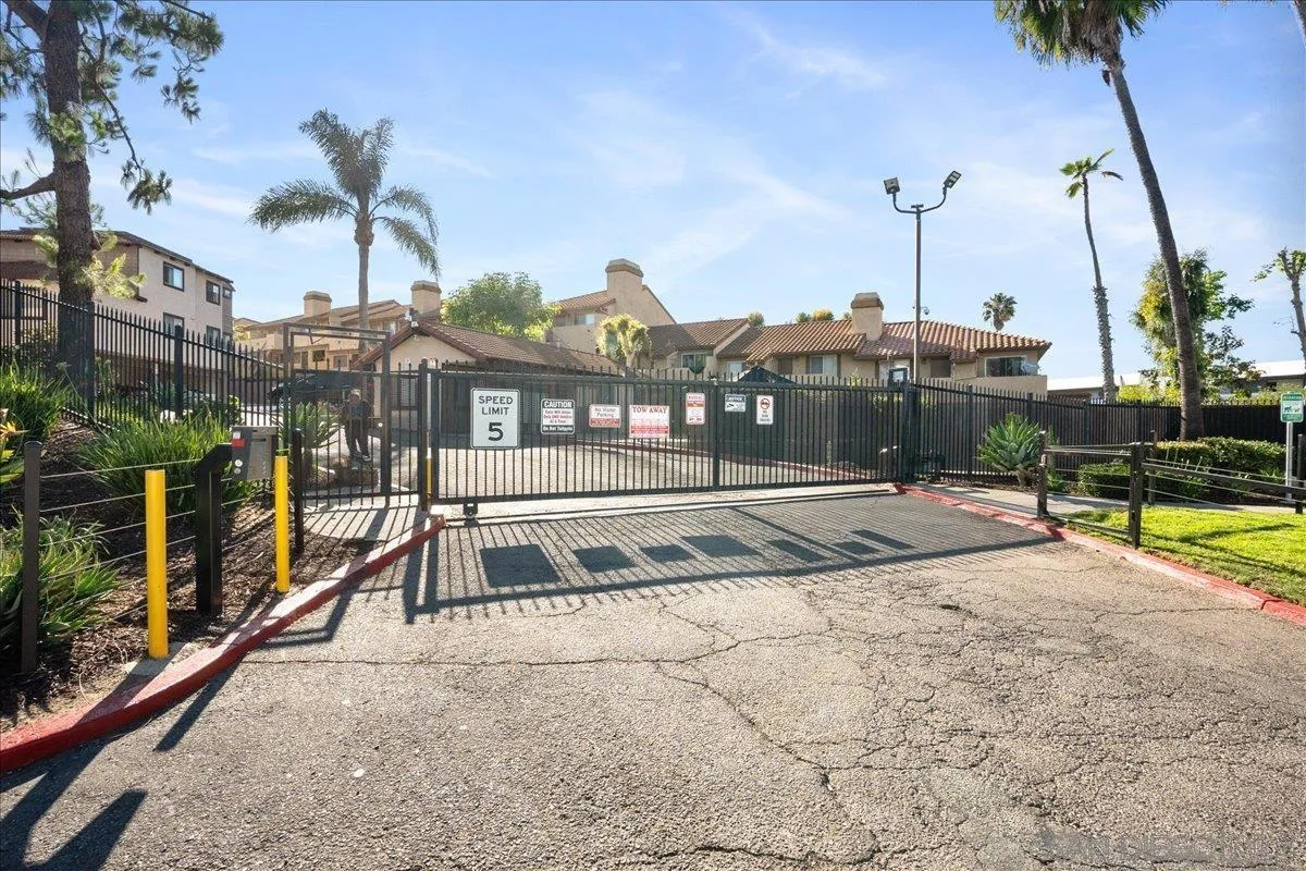 955 Postal Way, Unit 29 Vista, CA 92083 - Photo 29 of 32 a view of a building with a park