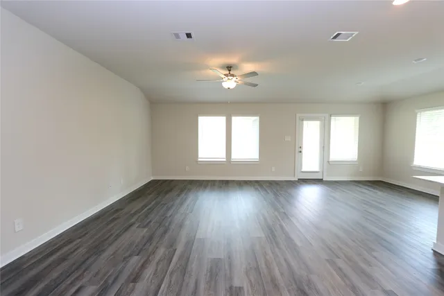 $2,400 | 1435 Waggoner Rnch Trail, Conroe, TX 77301