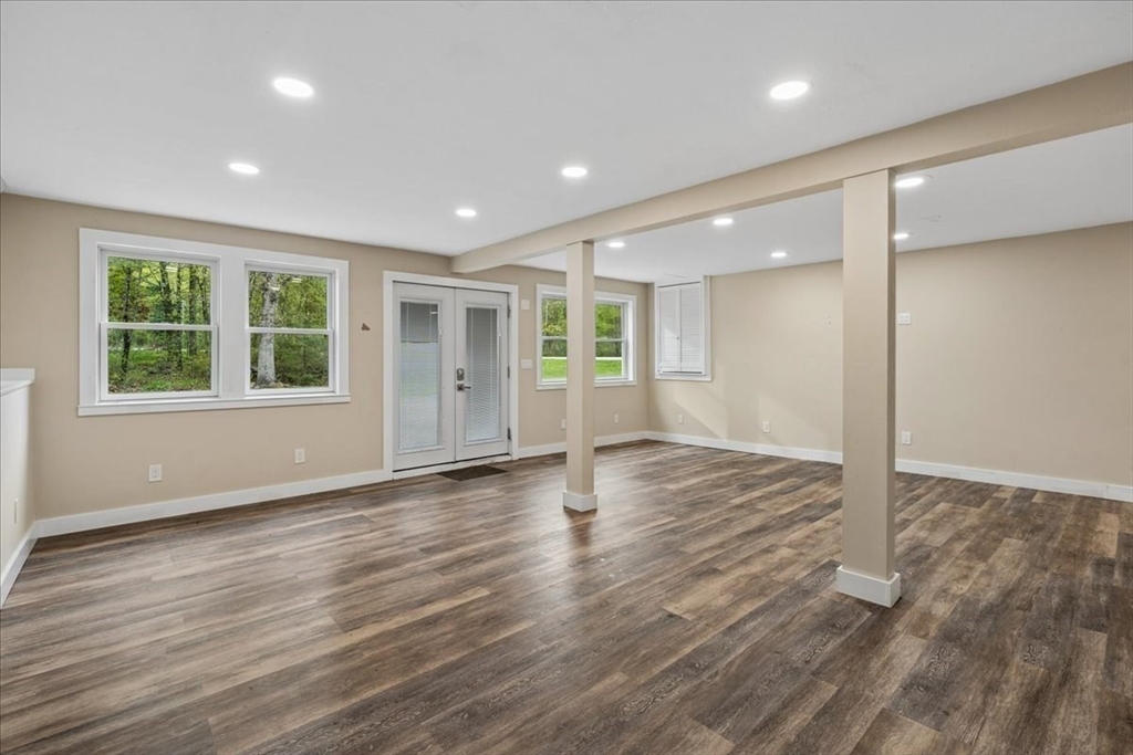 9 Robinhood Road Tyngsborough, MA 01879 - Photo 31 of 41