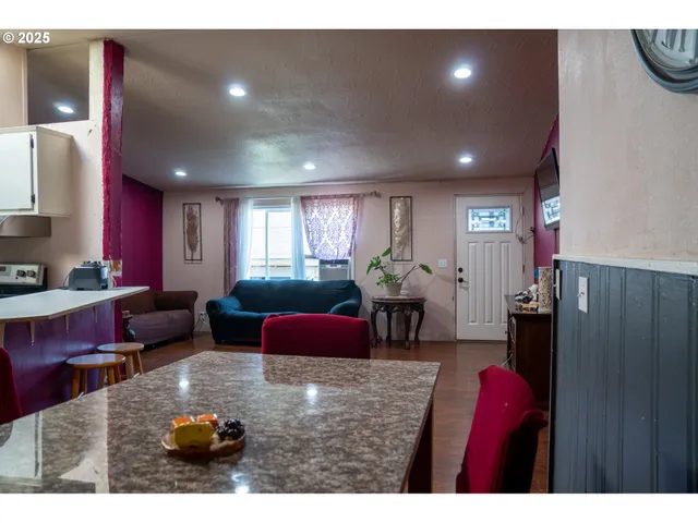 $130,000 | 300 South Everest Street, Newberg, OR 97132