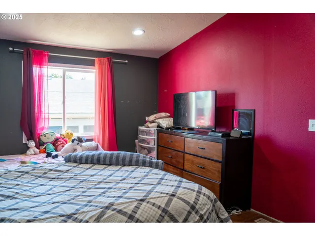 $130,000 | 300 South Everest Street, Newberg, OR 97132