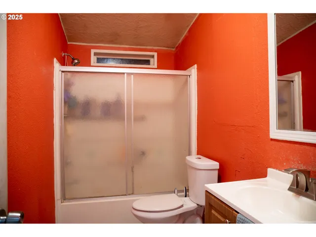 $130,000 | 300 South Everest Street, Newberg, OR 97132