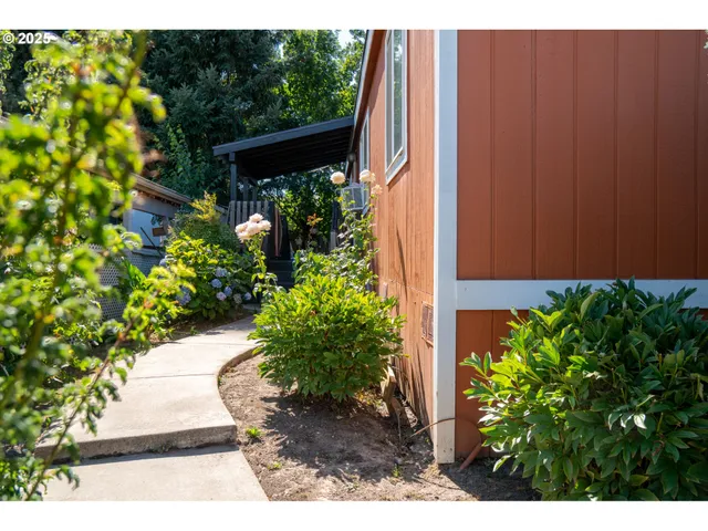 $130,000 | 300 South Everest Street, Newberg, OR 97132