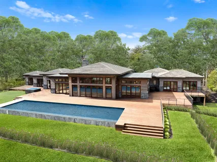 $9,950,000 | 26 Mashomuck Drive, Sag Harbor, NY 11963