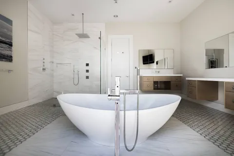 $9,950,000 | 26 Mashomuck Drive, Sag Harbor, NY 11963