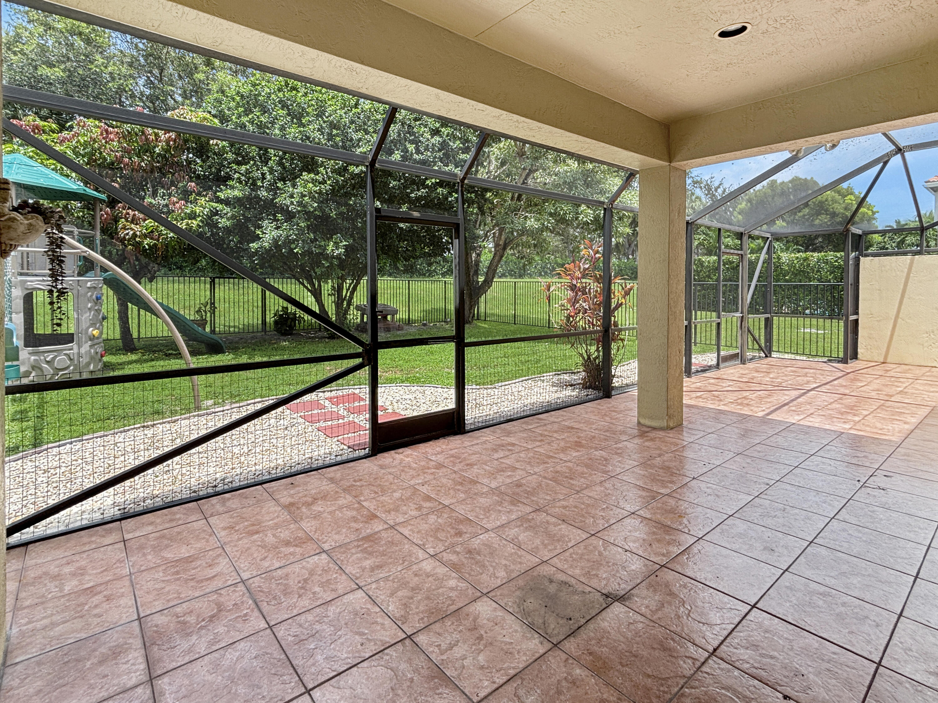 11131 Laurel Walk Road Wellington, FL 33449 - Photo 33 of 50 cc4d8c0b01d28f8d9865fb015087ea72500fdd7c