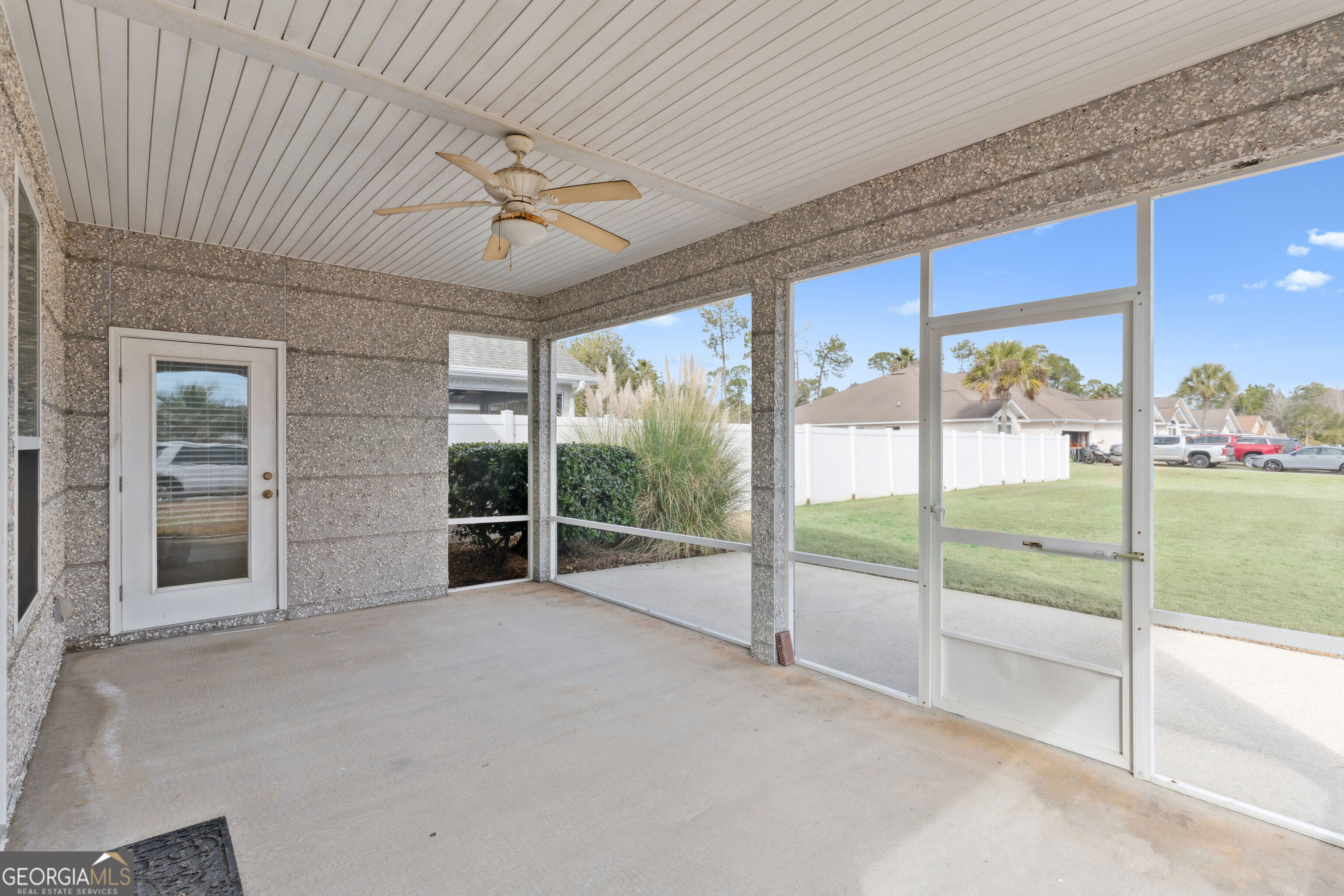 103 Meridian Drive Kingsland, GA 31548 - Photo 23 of 28 a view of an empty room with windows