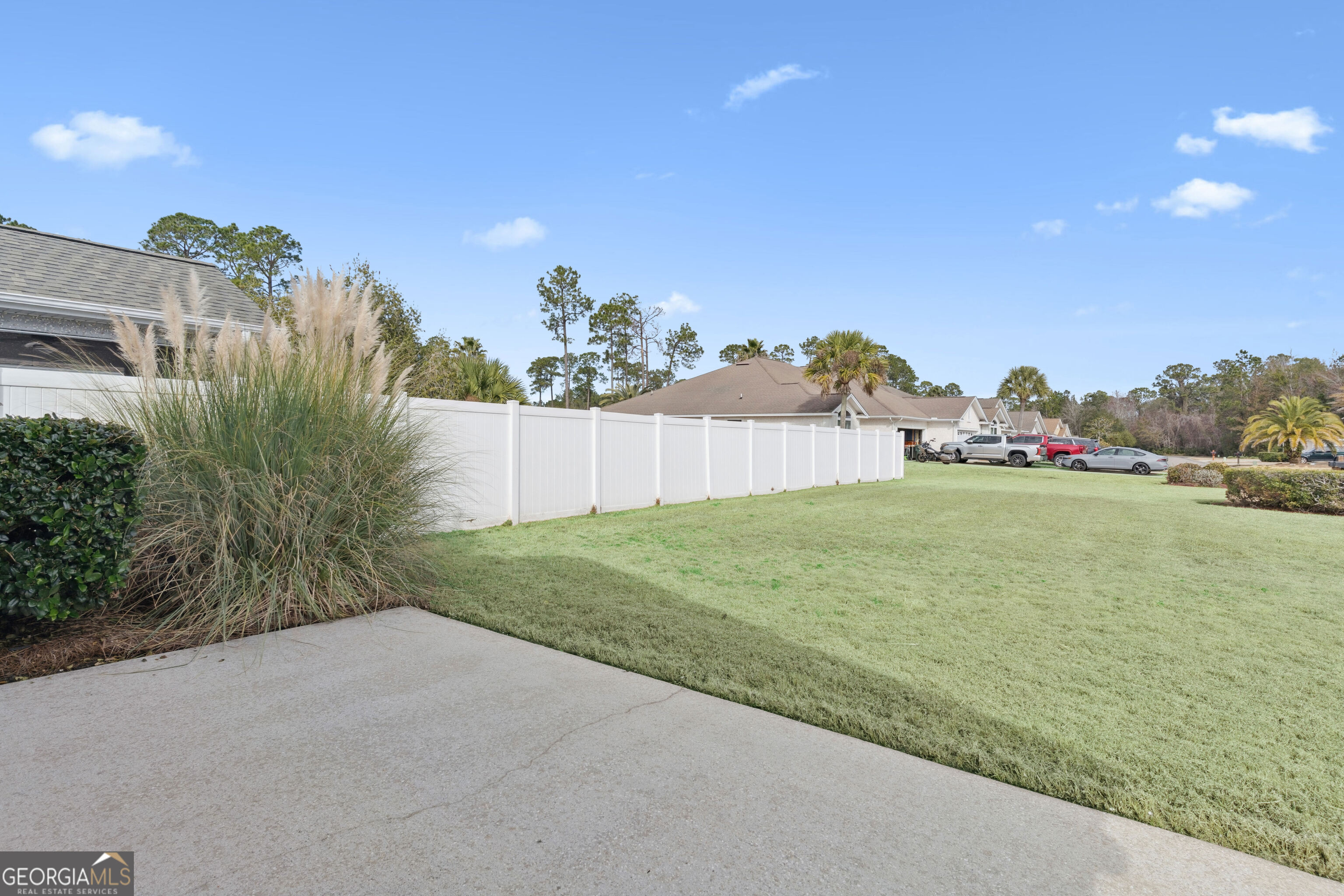103 Meridian Drive Kingsland, GA 31548 - Photo 4 of 28 a view of a backyard