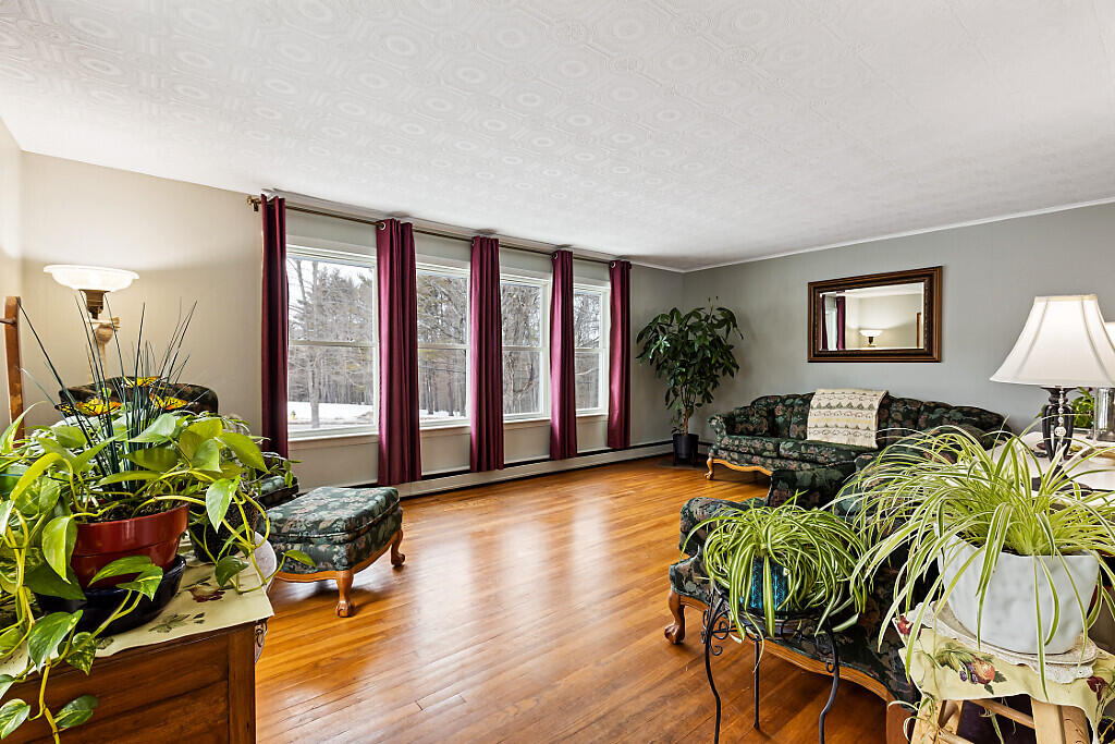 381 West River Road Augusta, ME 04330 - Photo 6 of 57 6