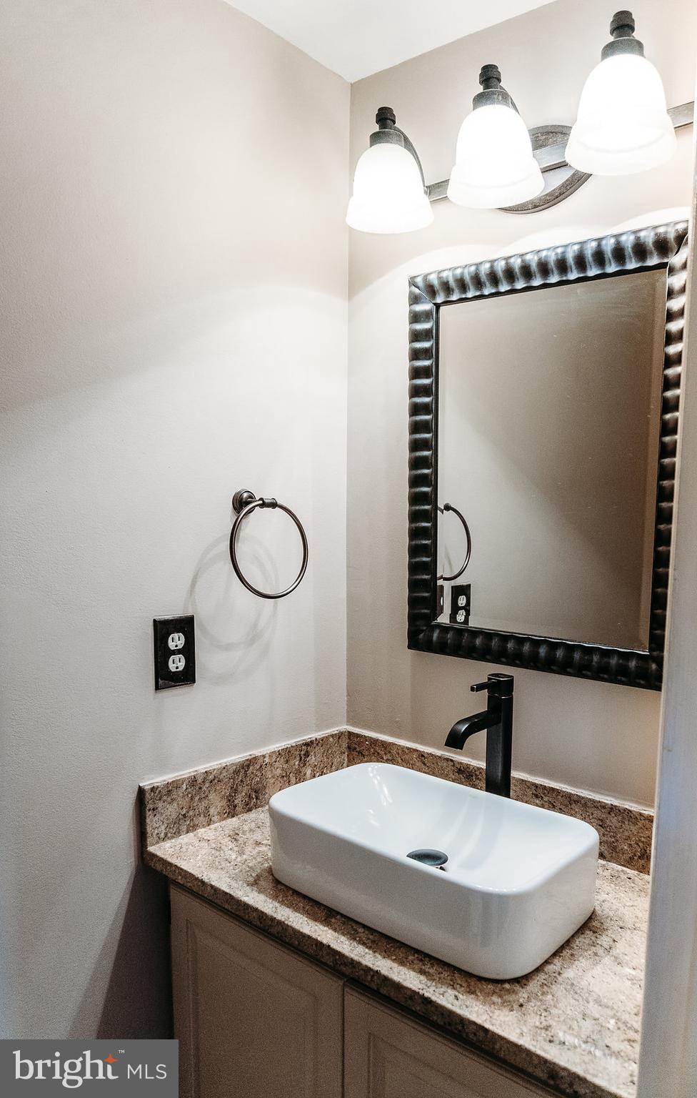 5528 Falmead Road Fairfax, VA 22032 - Photo 11 of 30 Bath