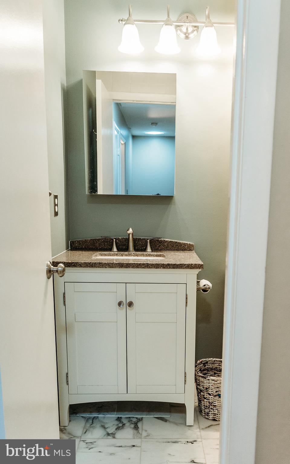 5528 Falmead Road Fairfax, VA 22032 - Photo 15 of 30 Bath