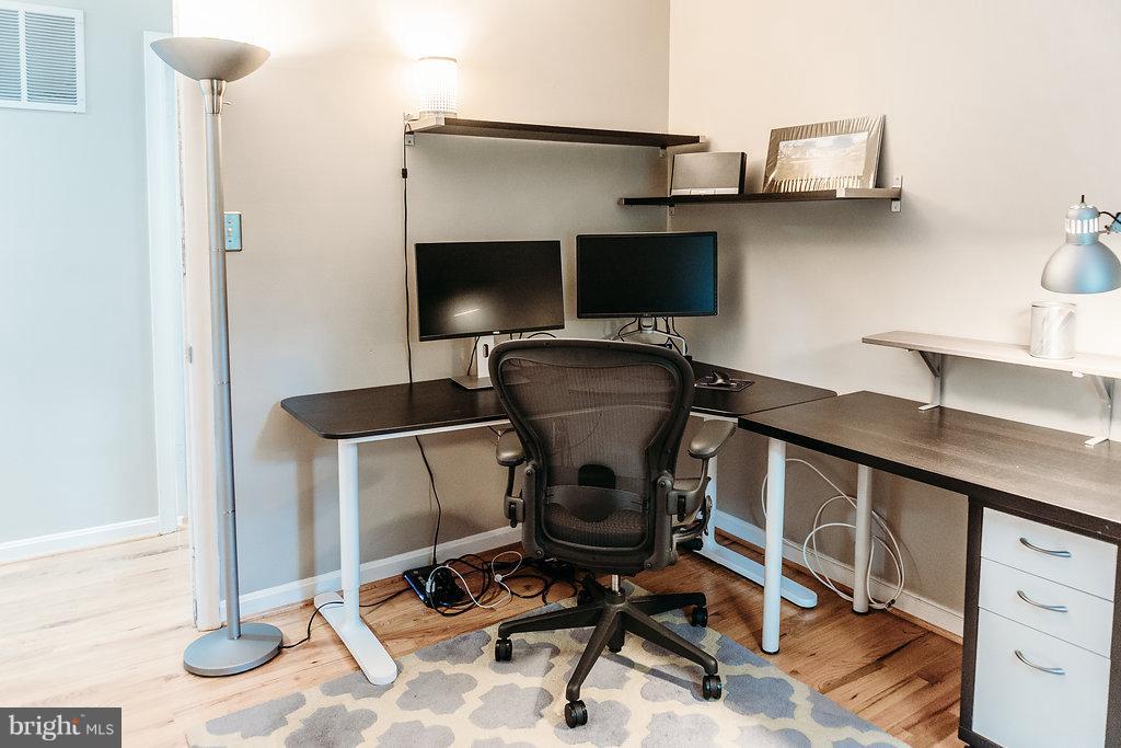 5528 Falmead Road Fairfax, VA 22032 - Photo 17 of 30 Bedroom