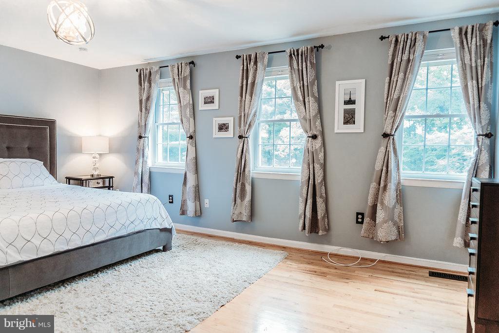 5528 Falmead Road Fairfax, VA 22032 - Photo 19 of 30 Bedroom (Master)