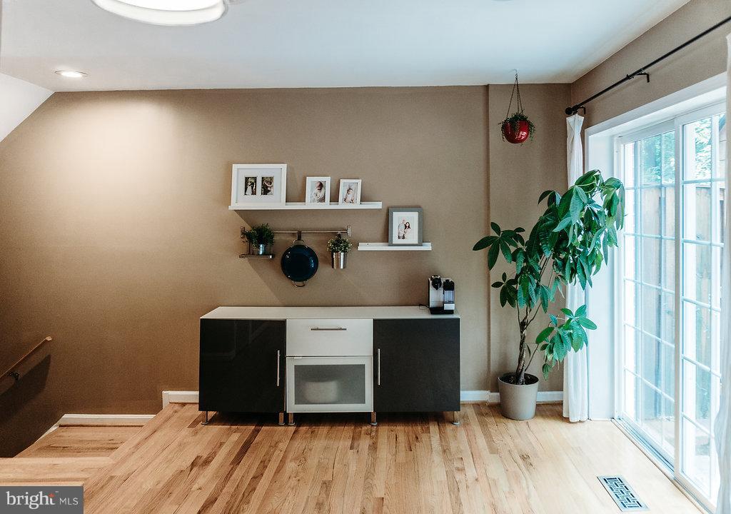 5528 Falmead Road Fairfax, VA 22032 - Photo 9 of 30 Interior (General)