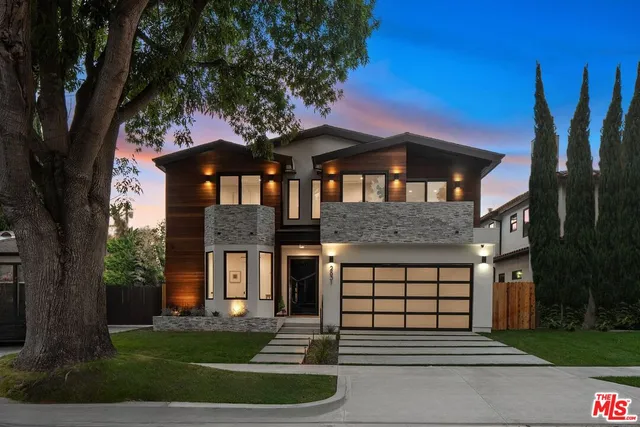 $4,195,000 | 2631 Castle Heights Place, Los Angeles, CA 90034