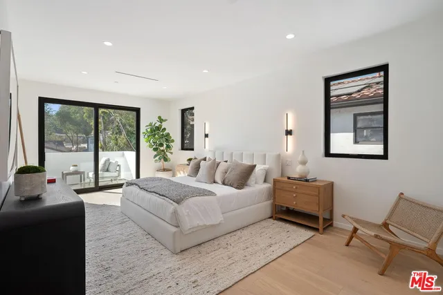 $4,195,000 | 2631 Castle Heights Place, Los Angeles, CA 90034