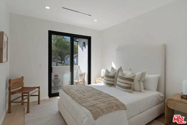 $4,195,000 | 2631 Castle Heights Place, Los Angeles, CA 90034