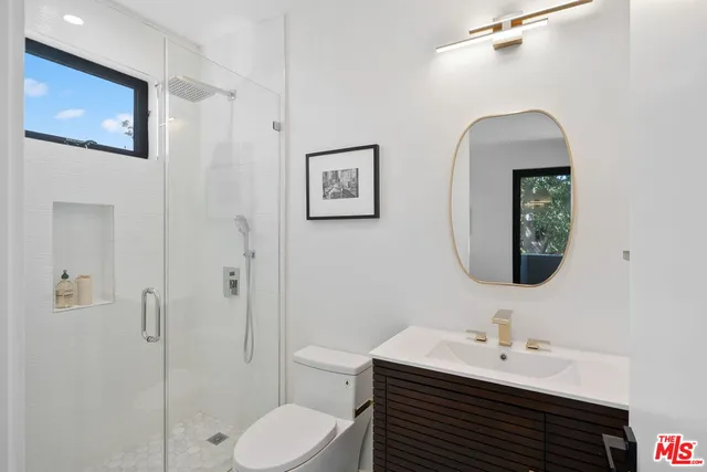 $4,195,000 | 2631 Castle Heights Place, Los Angeles, CA 90034