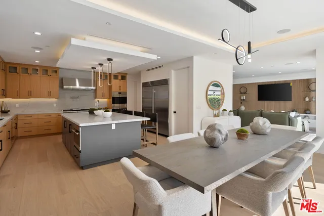 $4,195,000 | 2631 Castle Heights Place, Los Angeles, CA 90034