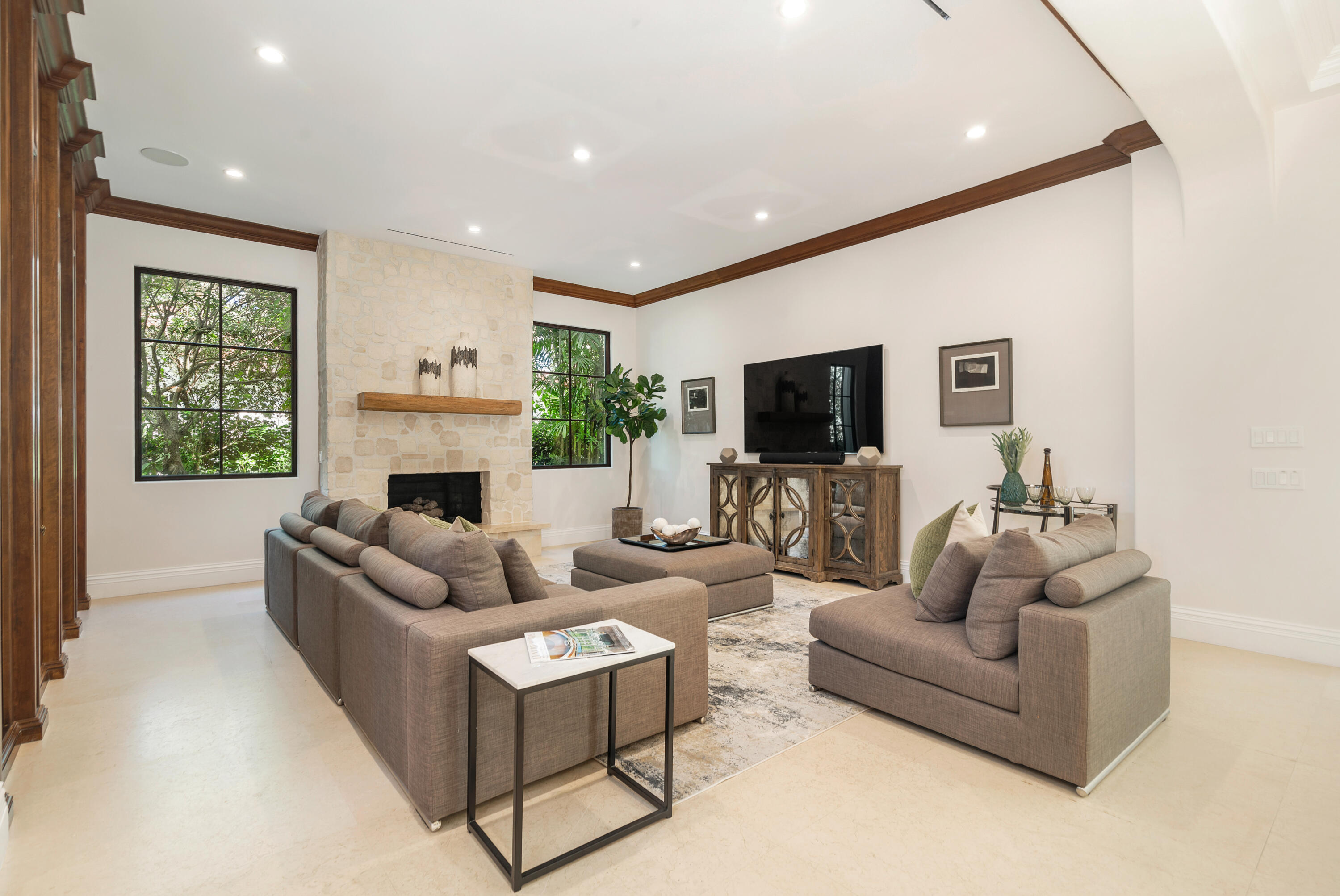 236 Via Las Brisas Palm Beach, FL 33480 - Photo 18 of 48 high-15