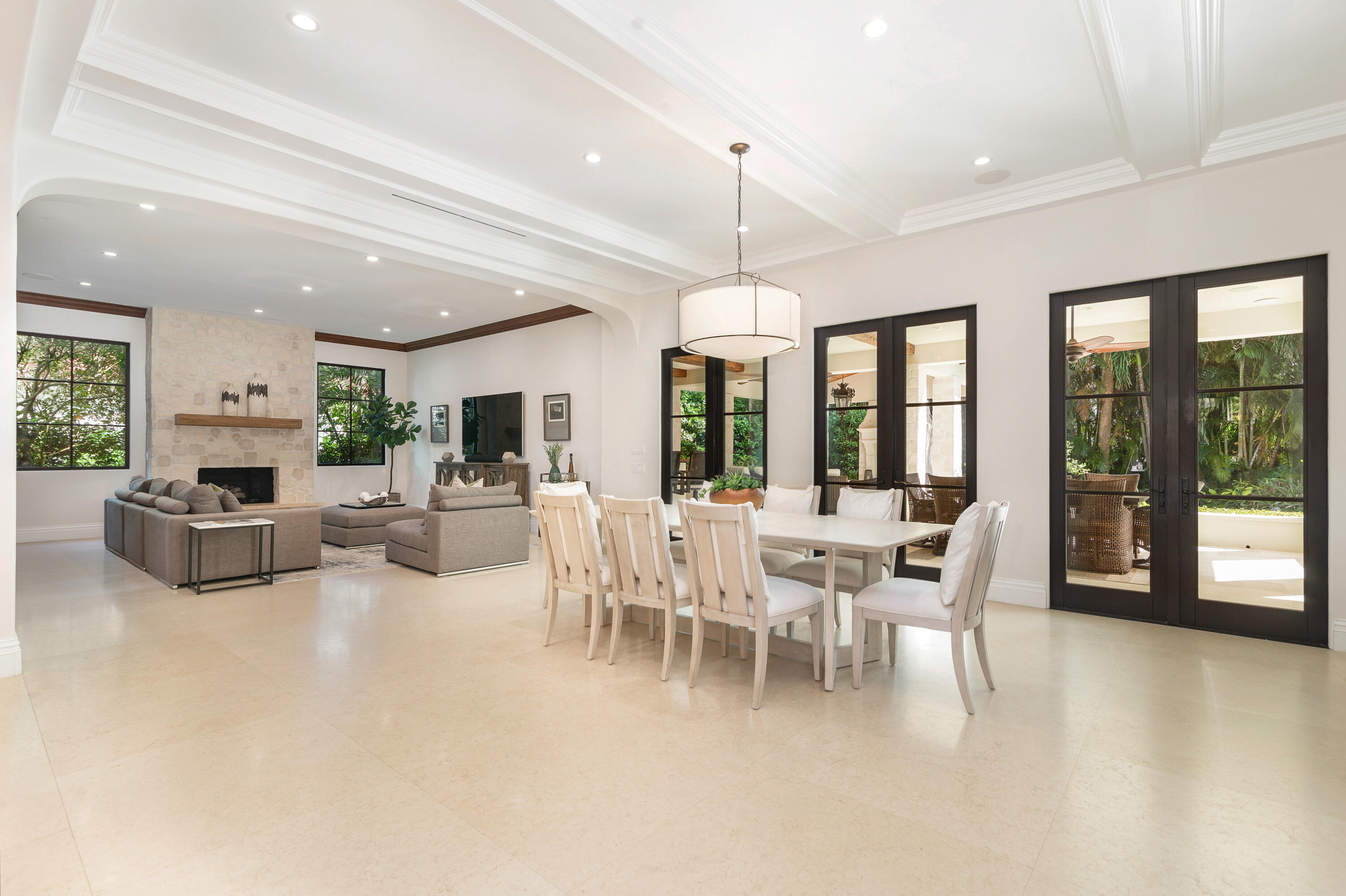 236 Via Las Brisas Palm Beach, FL 33480 - Photo 20 of 48 high-17