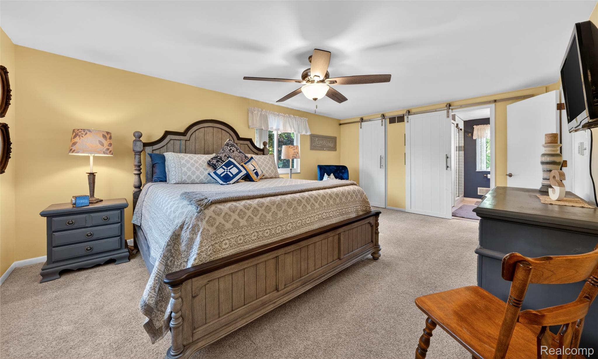 7841 Rampart Trail Waterford, MI 48327 - Photo 18 of 27 Primary ensuite