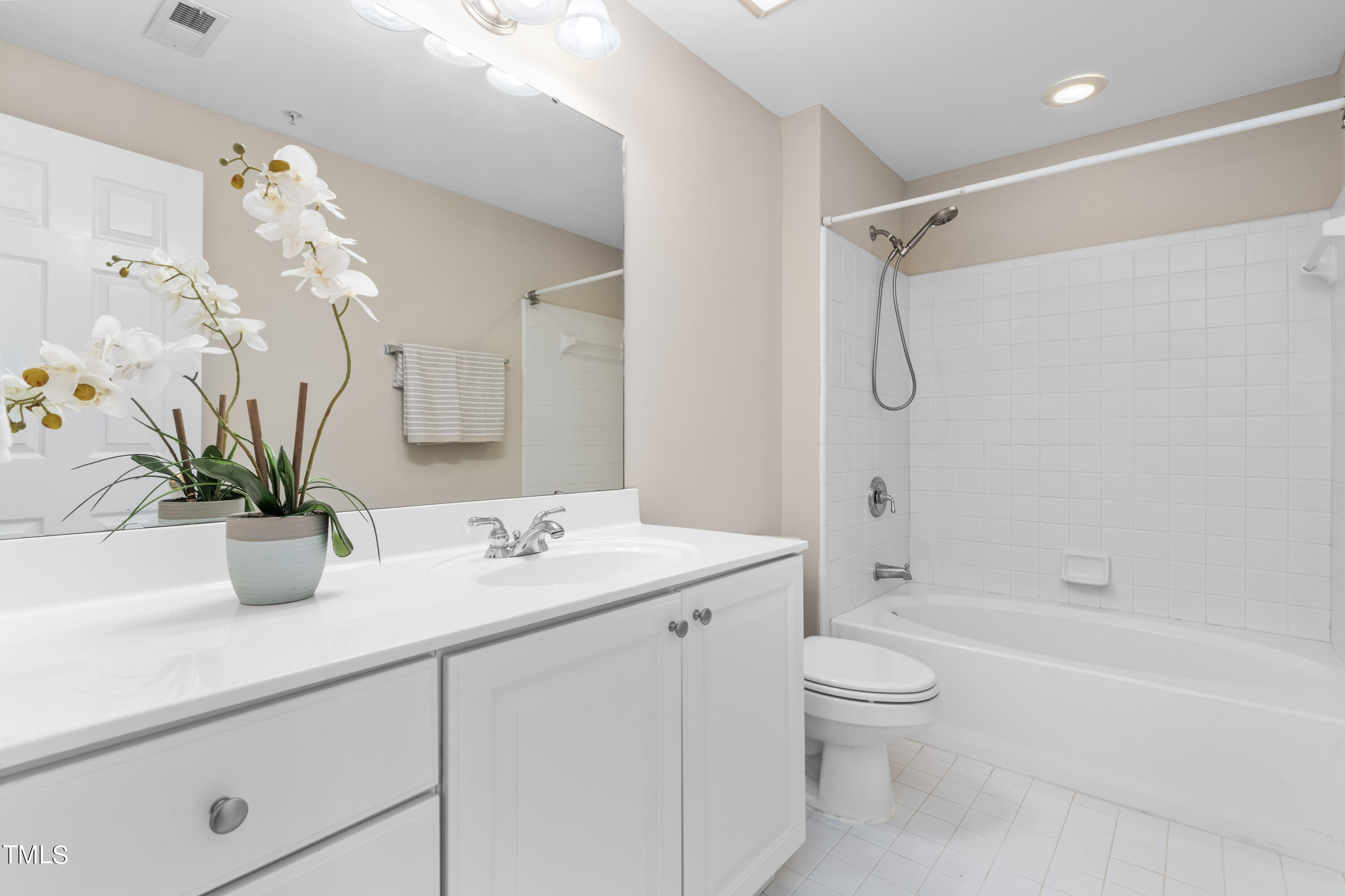 200 South Dawson Street, Unit 106 Raleigh, NC 27601 - Photo 23 of 26 DSC00479