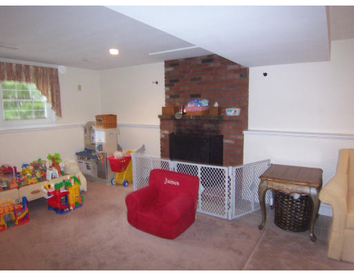 49 Mountain Road Burlington, MA 01803 - Photo 11 of 17 Gallery Image 11