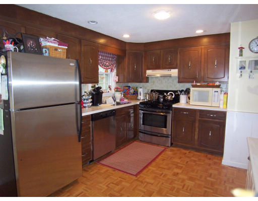 49 Mountain Road Burlington, MA 01803 - Photo 5 of 17 Gallery Image 5