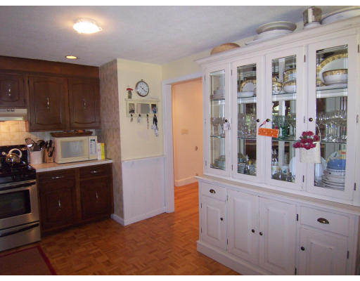 49 Mountain Road Burlington, MA 01803 - Photo 6 of 17 Gallery Image 6