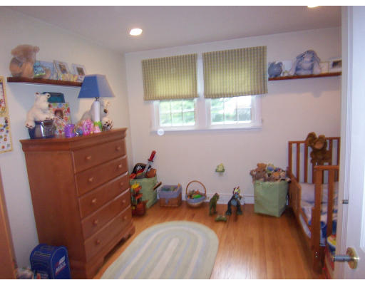 49 Mountain Road Burlington, MA 01803 - Photo 10 of 17 Gallery Image 10