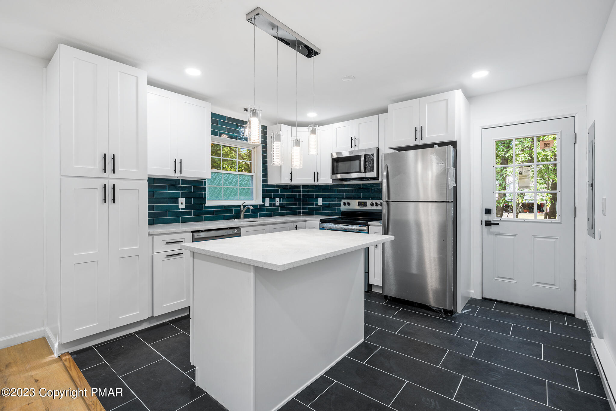 258 Kirkham Road Bushkill, PA 18324 - Photo 8 of 22 258 Kirkham Rd-Bushkill-PA-08