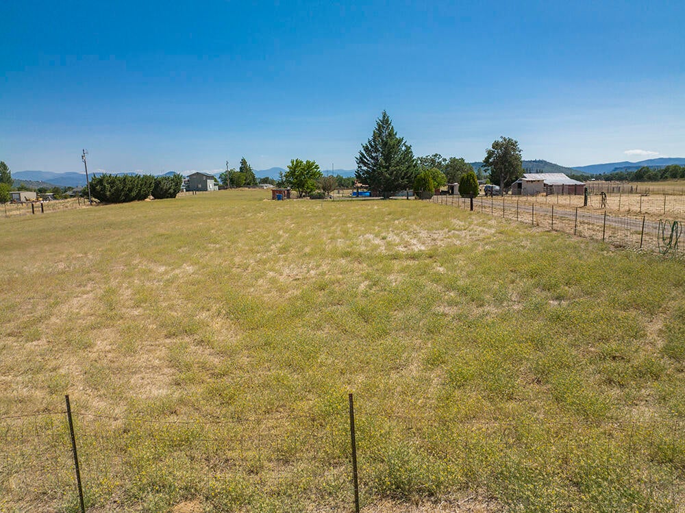 4691 Beagle Road White City, OR 97503 - Photo 35 of 67 35