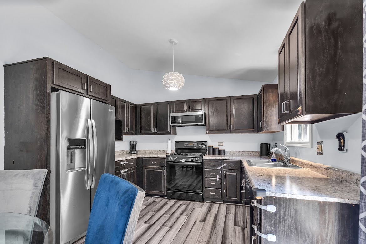 1438 Maple Ridge Court Carol Stream, IL 60188 - Photo 10 of 21