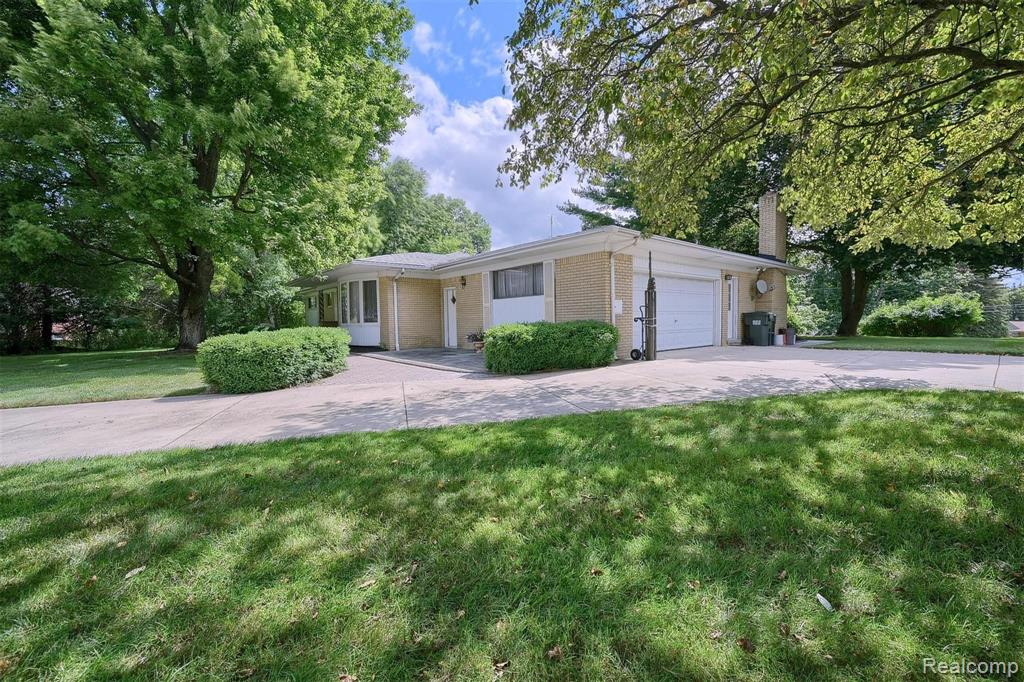 865 Briar Court Rochester Hills, MI 48309 - Photo 39 of 39