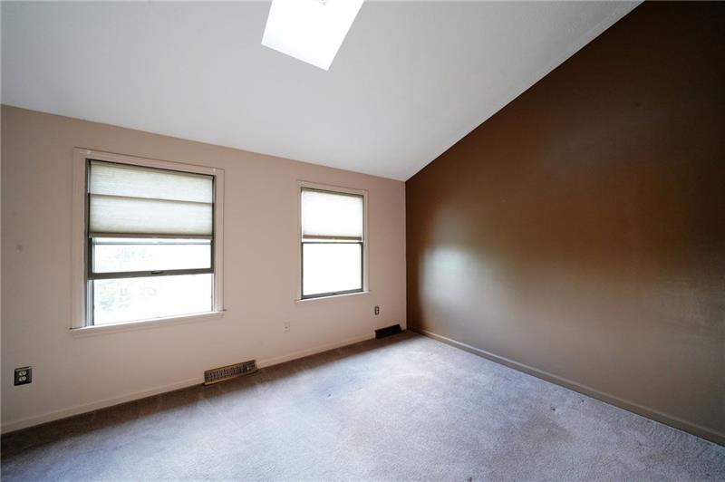 2325 Old Greentree Road Carnegie, PA 15106 - Photo 11 of 17 Gallery Image 11