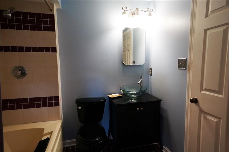 2325 Old Greentree Road Carnegie, PA 15106 - Photo 12 of 17 Gallery Image 12