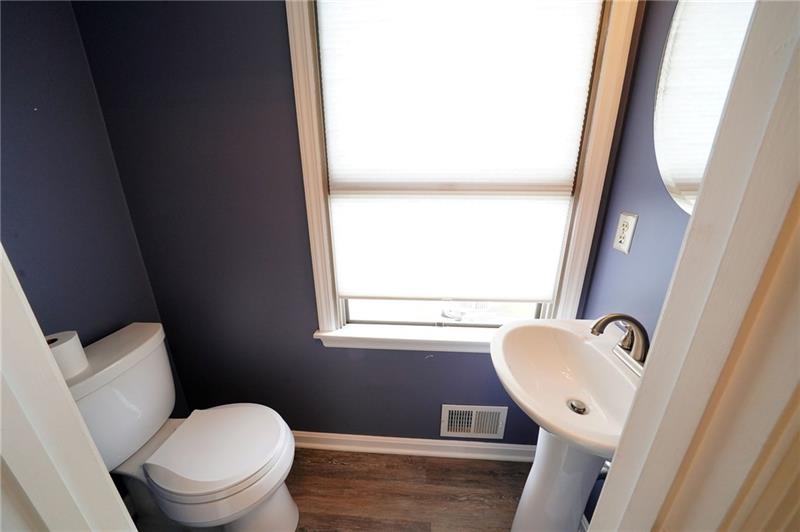 2325 Old Greentree Road Carnegie, PA 15106 - Photo 6 of 17 Gallery Image 6