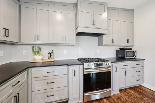 $679,000 | 3375 County Road 90, Maple Plain, MN 55359