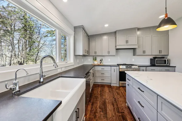 $679,000 | 3375 County Road 90, Maple Plain, MN 55359