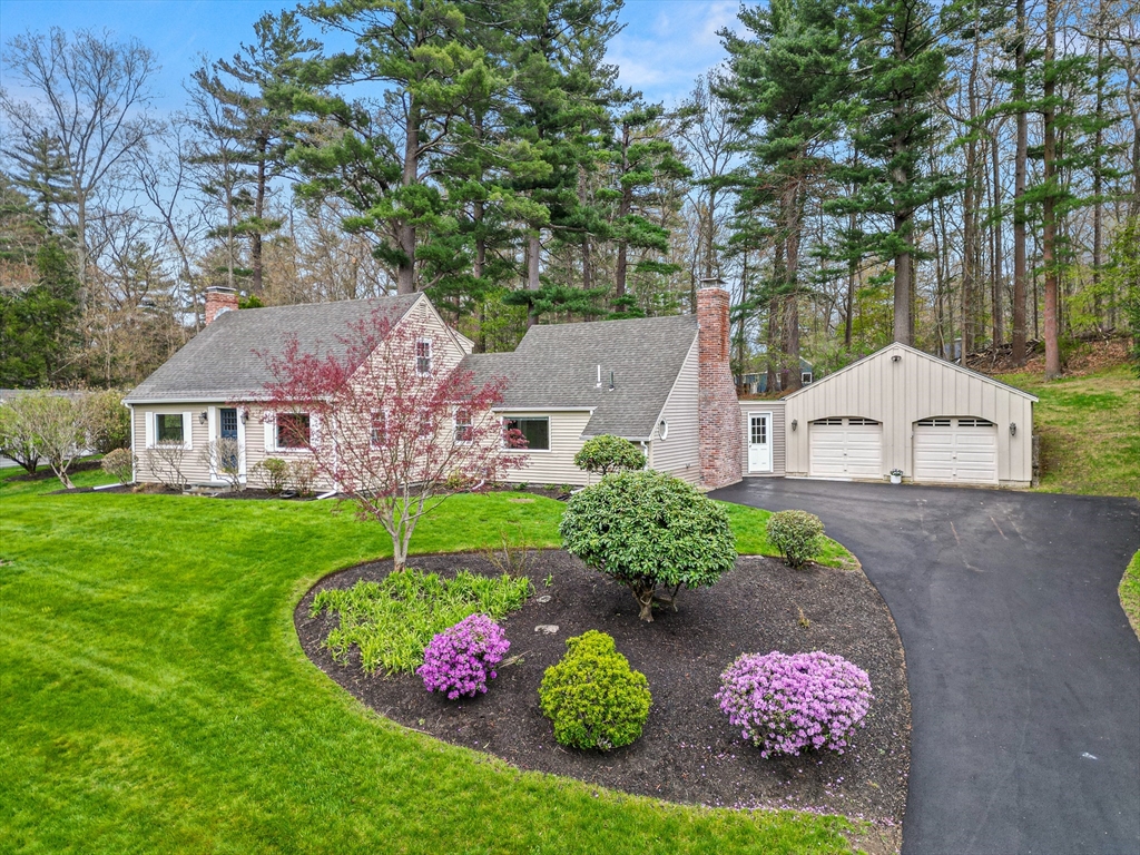 10 Glen Road Topsfield, MA 01983 - Photo 1 of 35 Gallery Image 1