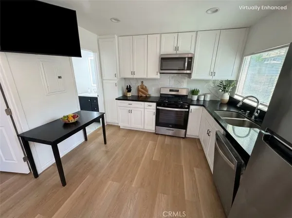 $2,350 | 12610 Martha Street, Unit 2, Valley Village, CA 91607