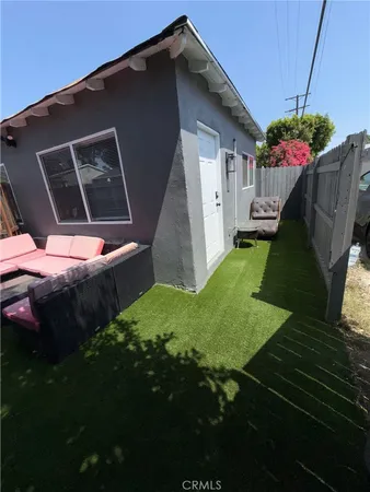 $2,350 | 12610 Martha Street, Unit 2, Valley Village, CA 91607