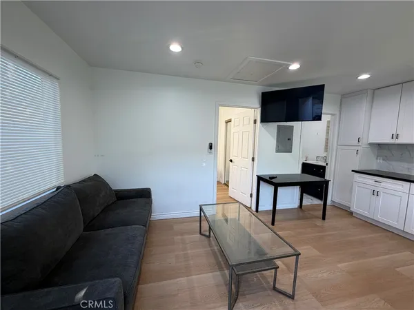 $2,350 | 12610 Martha Street, Unit 2, Valley Village, CA 91607