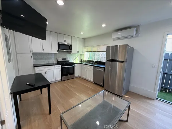 $2,350 | 12610 Martha Street, Unit 2, Valley Village, CA 91607