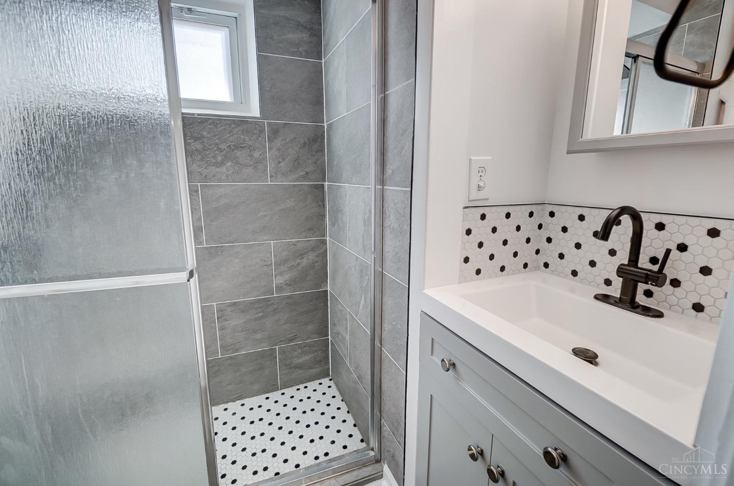 7914 Cheviot Road Cincinnati, OH 45239 - Photo 33 of 52