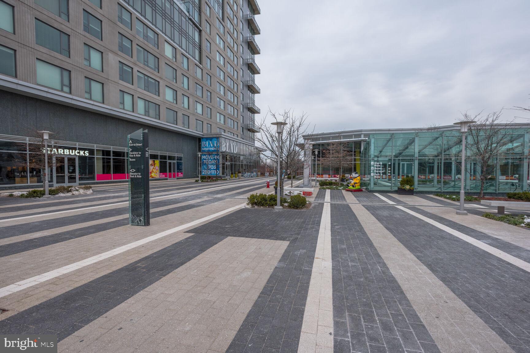 2208 Castle Rock Square, Unit 2B Reston, VA 20191 - Photo 50 of 51 a view of a building with street