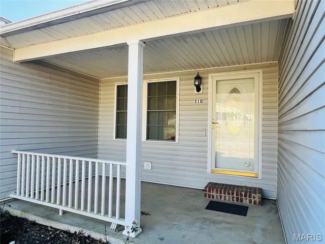$275,000 | 310 West Howard Drive, Puxico, MO 63960
